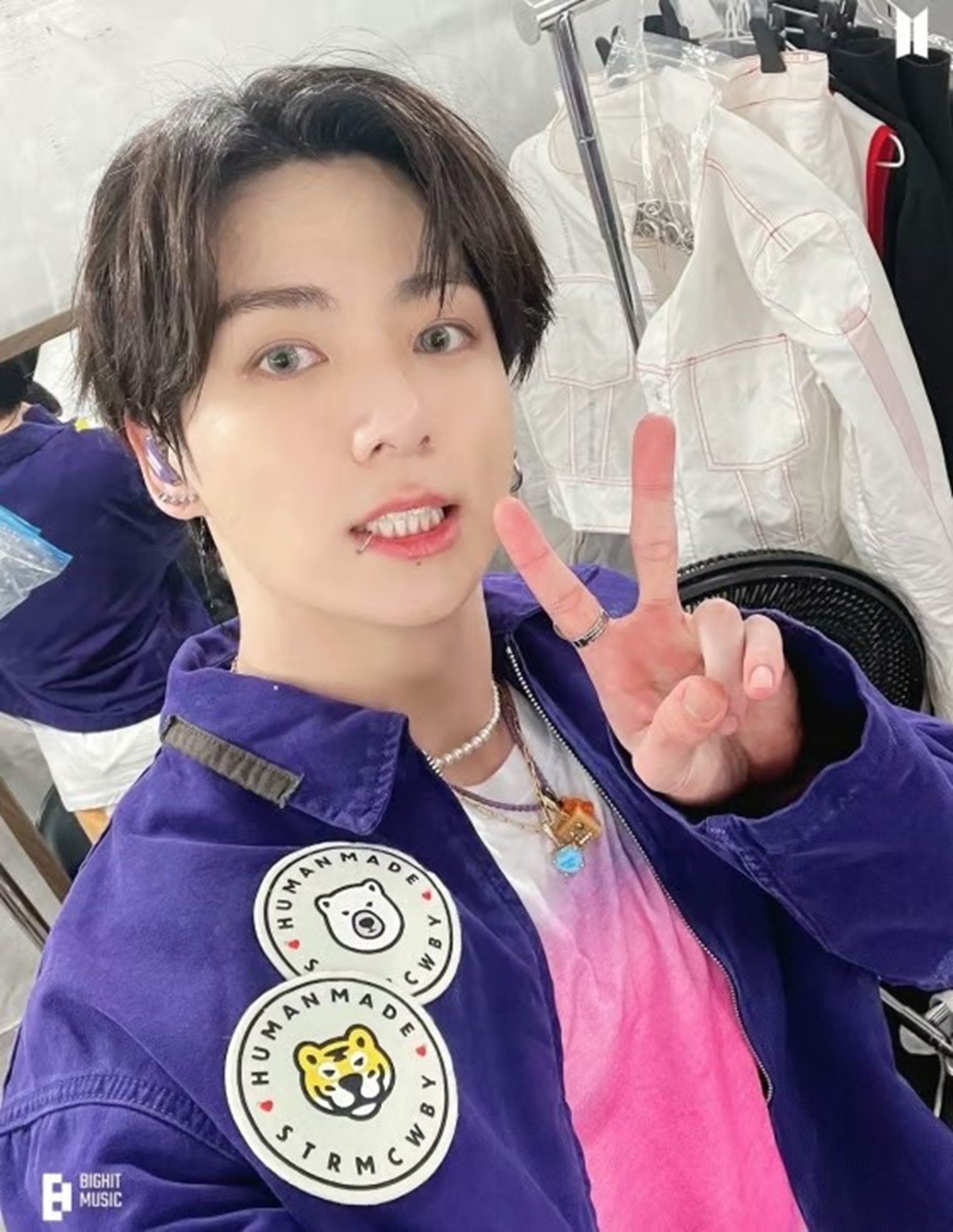 BTS【公式】サノク 逆サポート ジョングク＋家族写真 ジョングクD-6♡SWY5周年♡FESTA 호석진 Photo♡ | グクが大好き